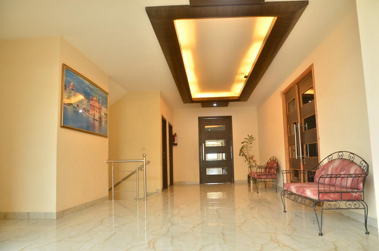Hotel Milan Palace Amritsar Ngoại thất bức ảnh