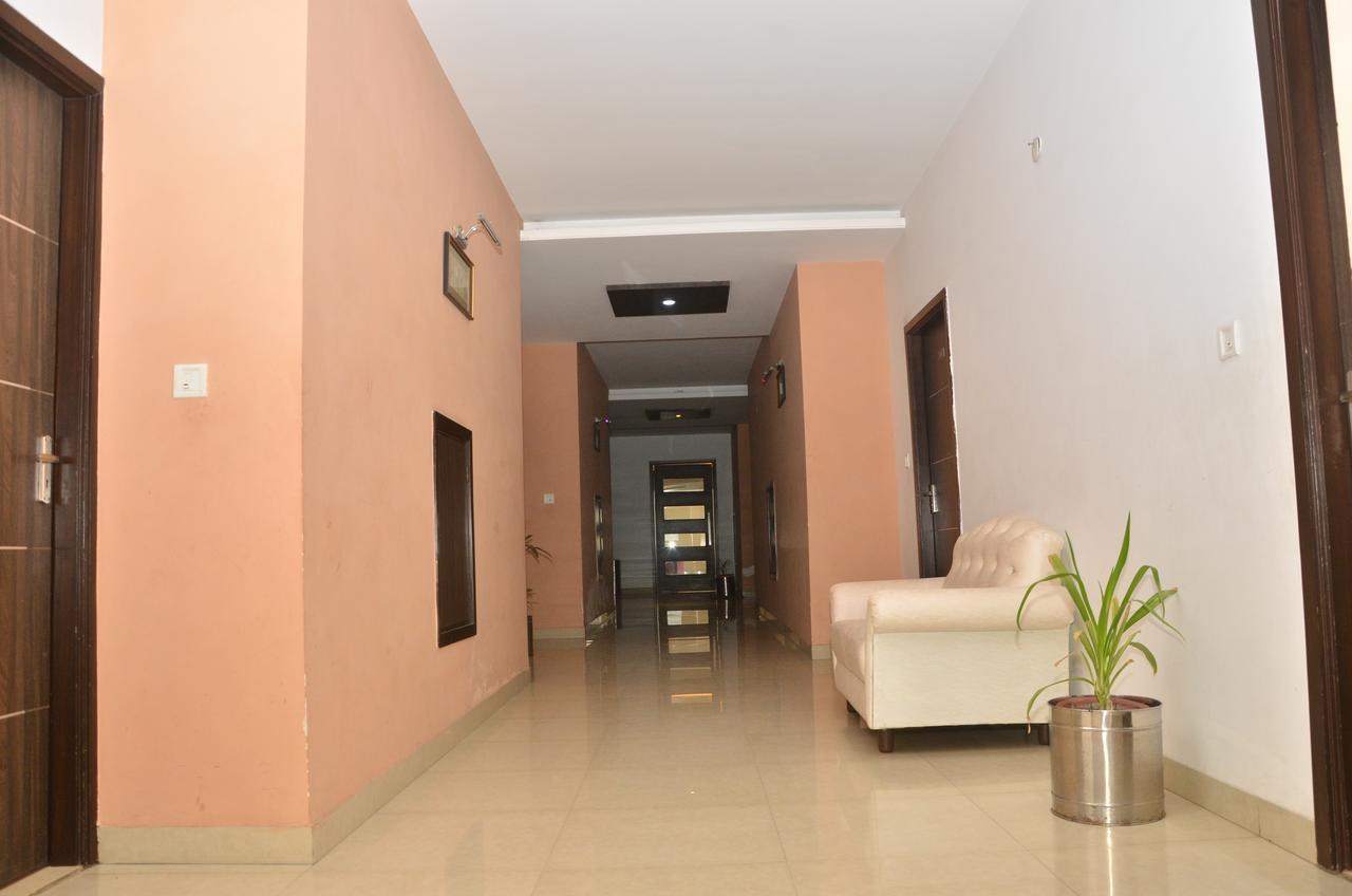 Hotel Milan Palace Amritsar Ngoại thất bức ảnh