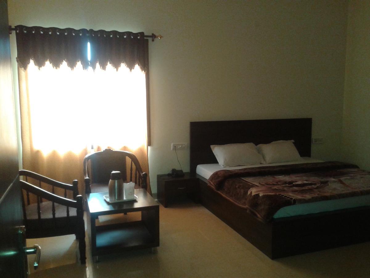 Hotel Milan Palace Amritsar Phòng bức ảnh