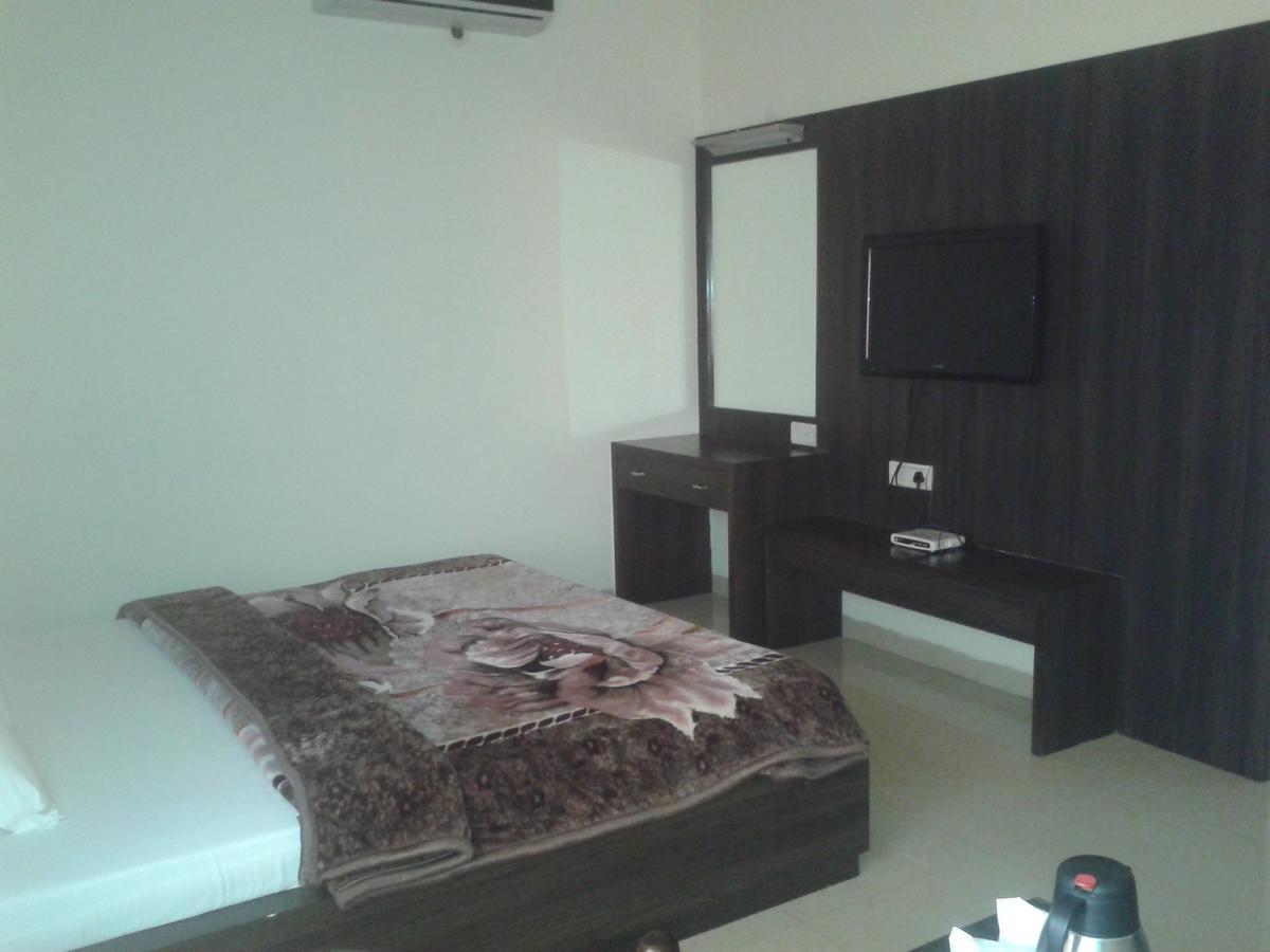 Hotel Milan Palace Amritsar Phòng bức ảnh